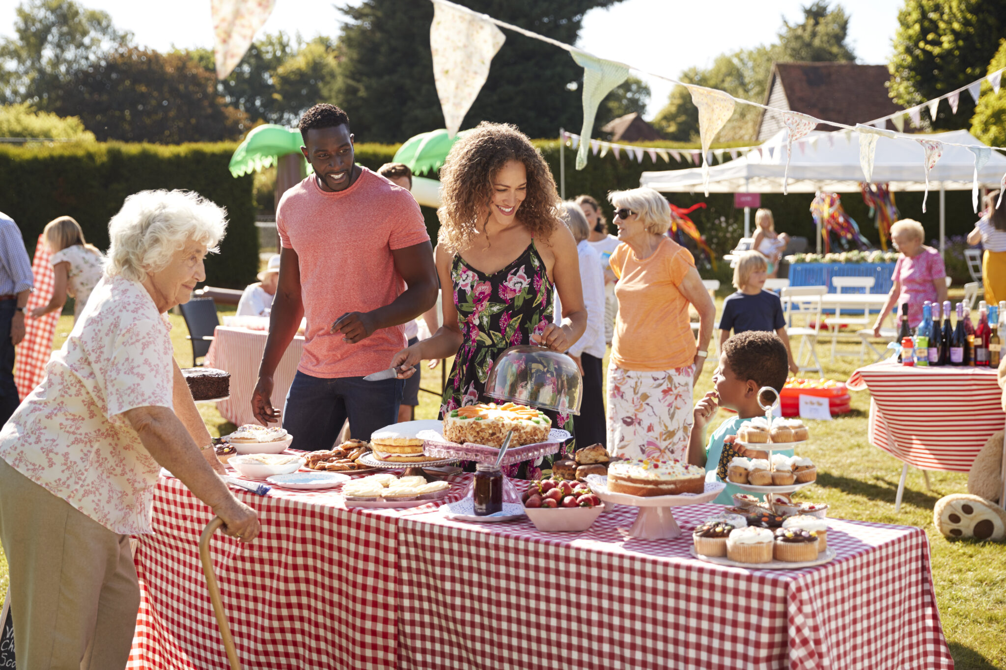 Community Fundraising Guide 2026 | Fundraising Everywhere